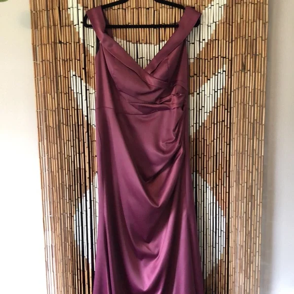 galina signature prom dress David's Bridal Galina Signature Blush Wedding Dress Gown 2 A-line Beaded Plunge